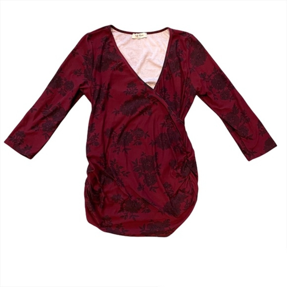 Stitch Fix Full Moon Maternity red and black floral maternity top soft sz small